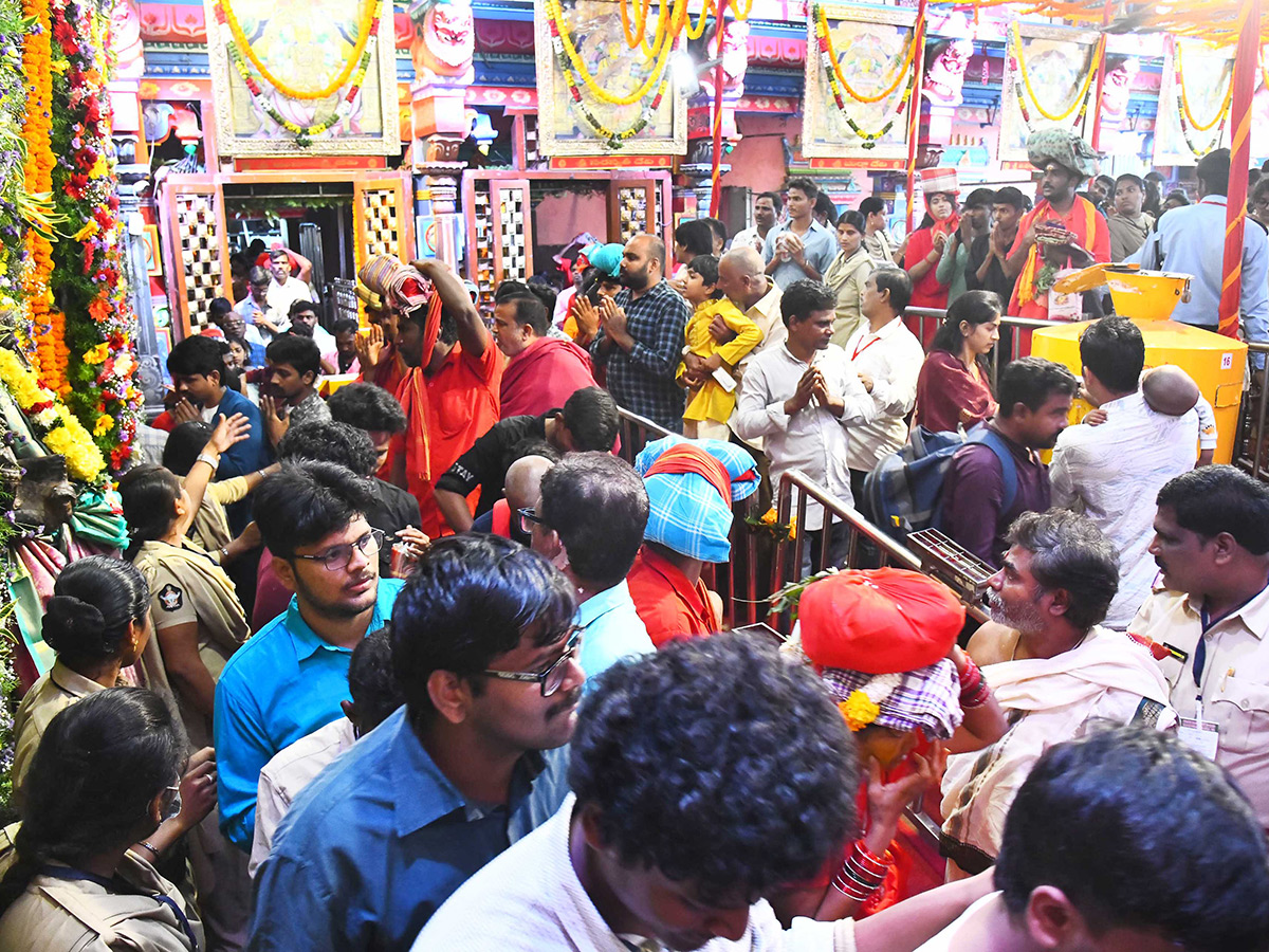 Bhavani Deeksha Viramana Starts At Durga Temple Vijayawada Photos22