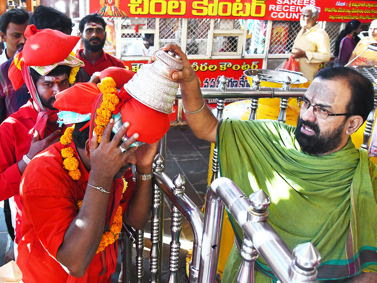 Bhavani Deeksha Viramana Starts At Durga Temple Vijayawada Photos23