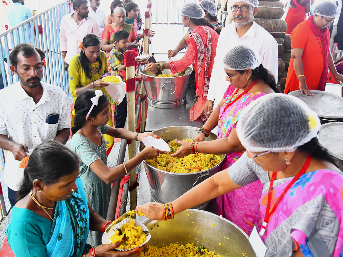 Bhavani Deeksha Viramana Starts At Durga Temple Vijayawada Photos25