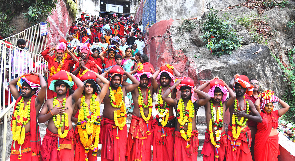 Bhavani Deeksha Viramana Starts At Durga Temple Vijayawada Photos3