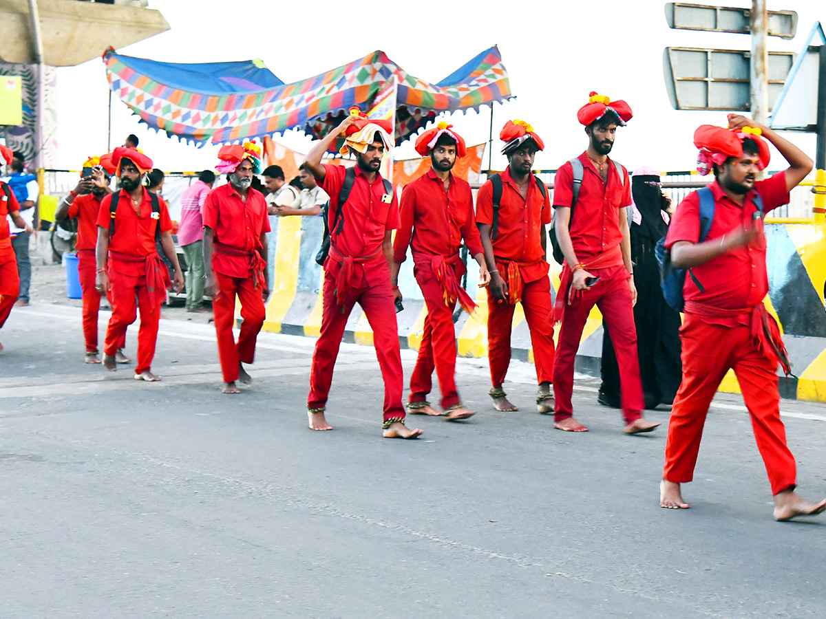 Bhavani Deeksha Viramana Starts At Durga Temple Vijayawada Photos4