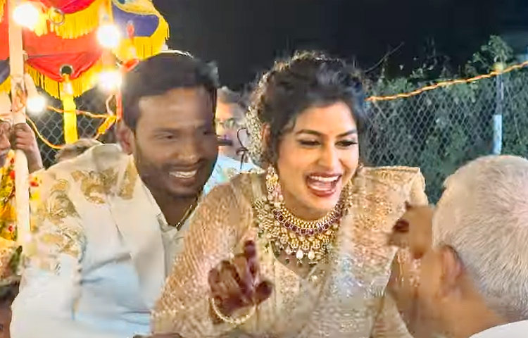 Grand Bigg boss 8 Soniya Akula, Yash Grand Wedding Photos2