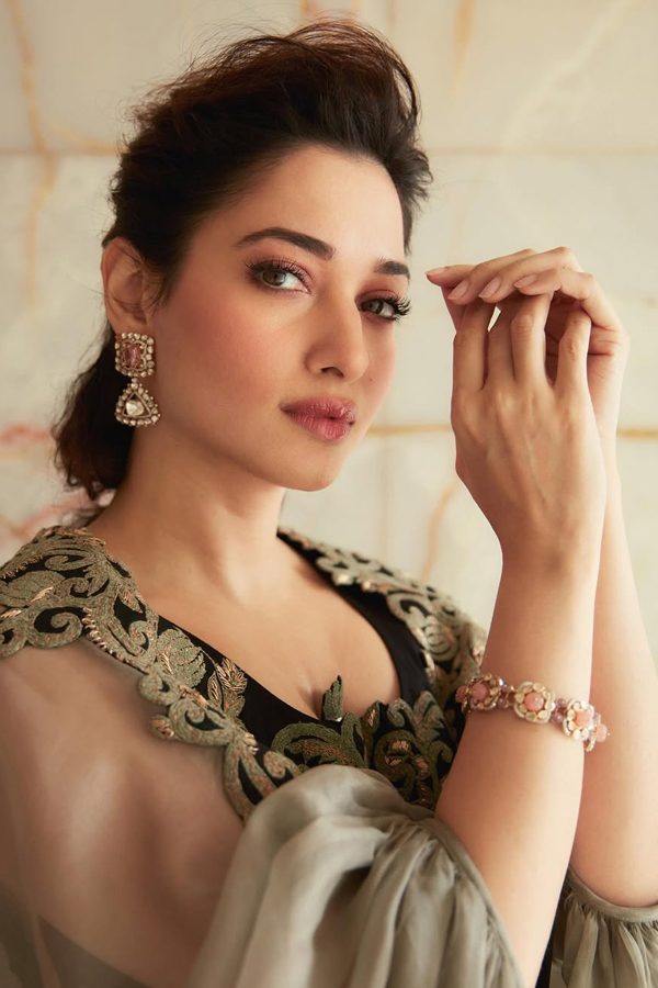 Tollywood Milky Beauty Actress Tamannaah Bhatia Birthday Special Gallery22