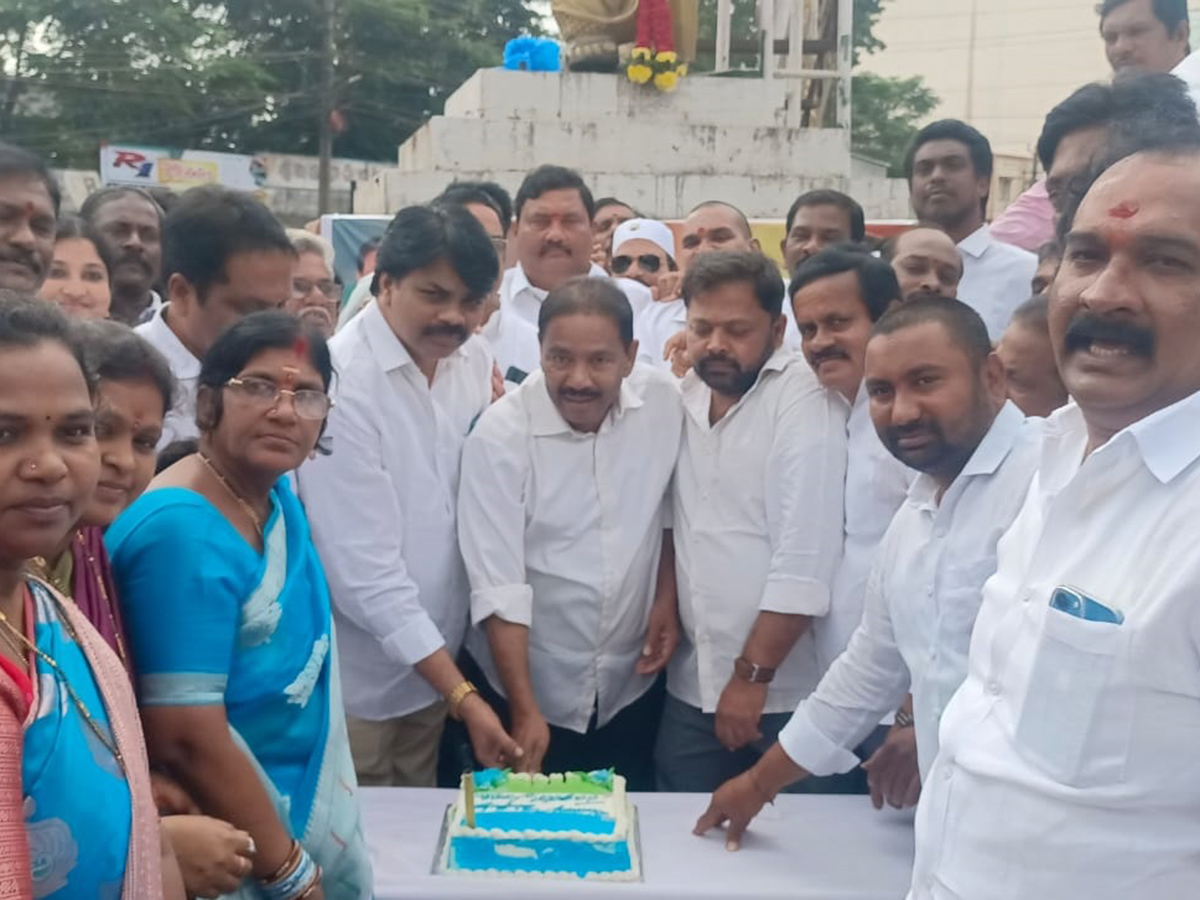 ys jagan mohan reddy birthday celebrations in andhra pradesh photos goes viral12