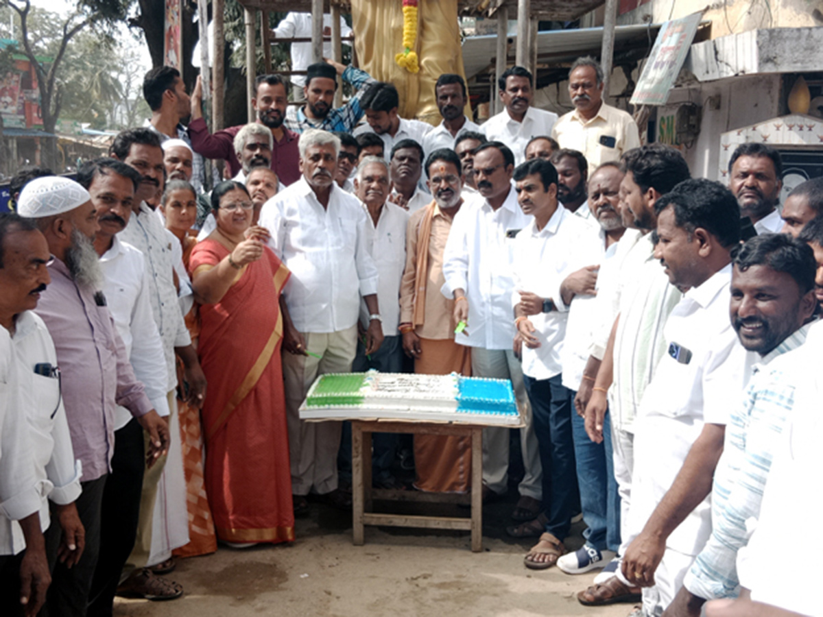 ys jagan mohan reddy birthday celebrations in andhra pradesh photos goes viral14