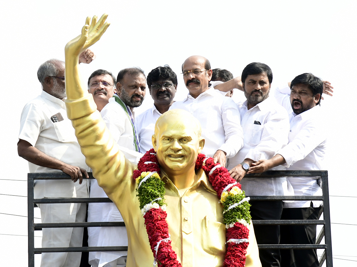 ys jagan mohan reddy birthday celebrations in andhra pradesh photos goes viral17