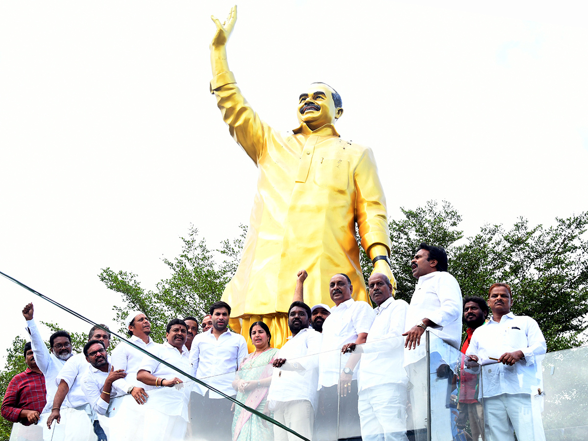 ys jagan mohan reddy birthday celebrations in andhra pradesh photos goes viral3