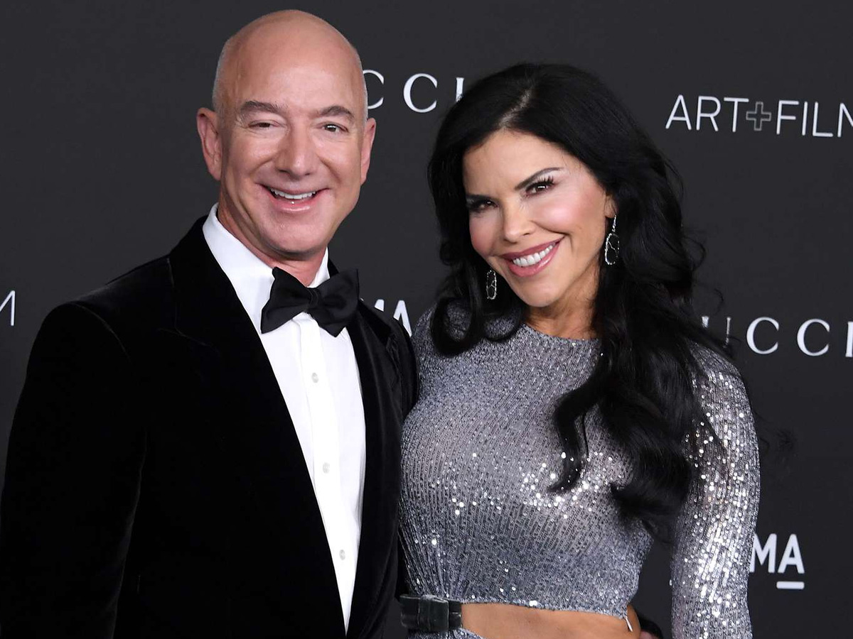 Amazon founder Bezos to marry his girlfriend 5