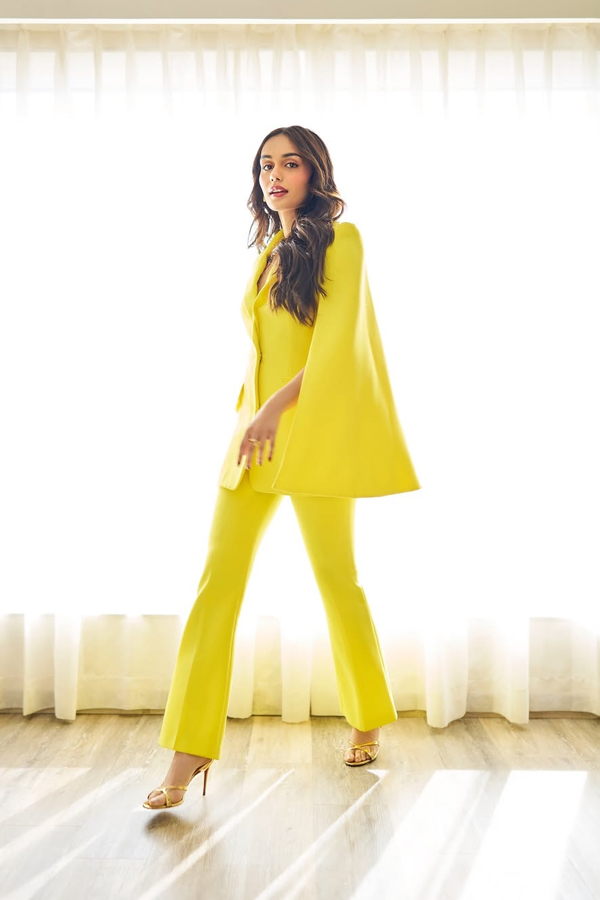 Bollywood Actress Manushi Chhillar Fabulous Posses In Designer Yellow Blazer2