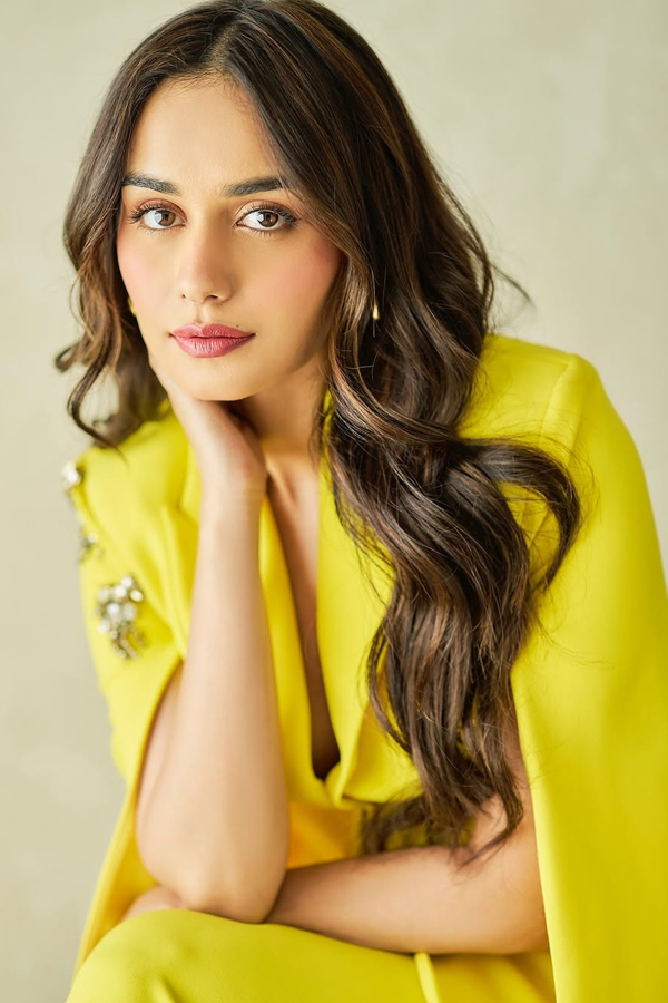 Bollywood Actress Manushi Chhillar Fabulous Posses In Designer Yellow Blazer3