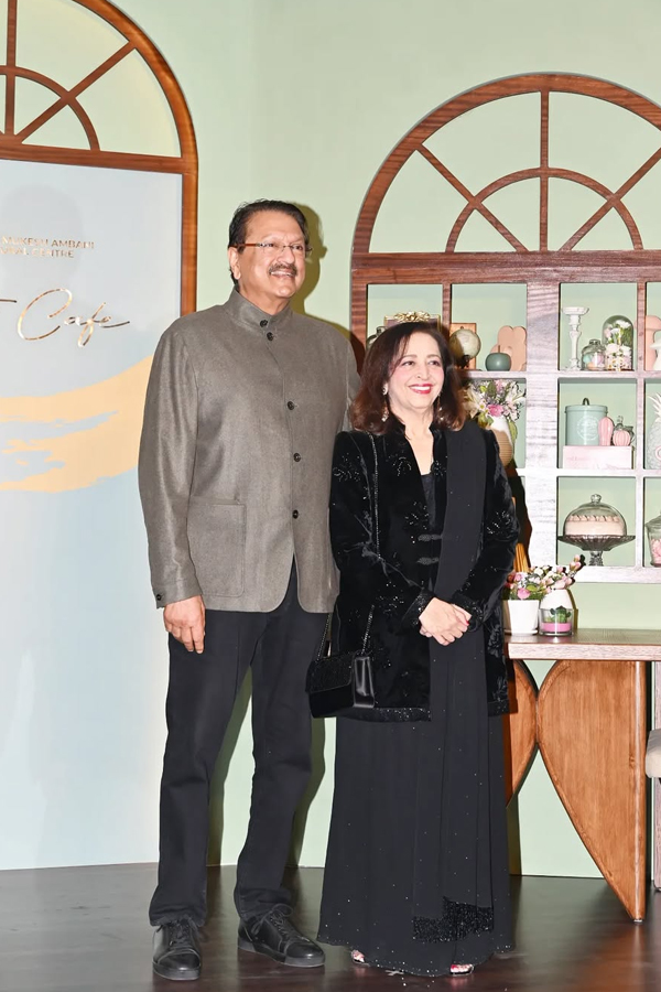 Ajay Piramal And Swati Piramal23