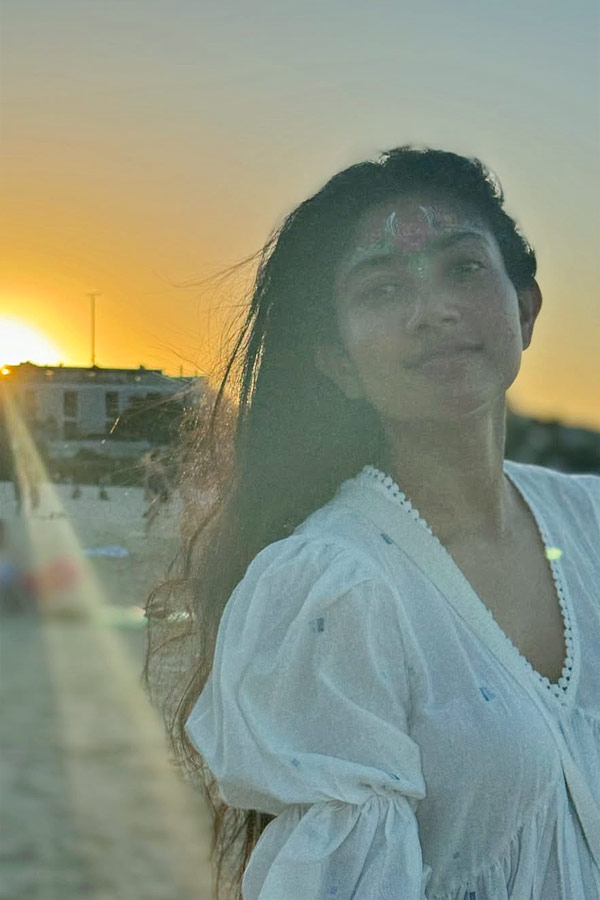 saipallavi Vacation Trip Australia with Sister Poojakannan photos Viral10