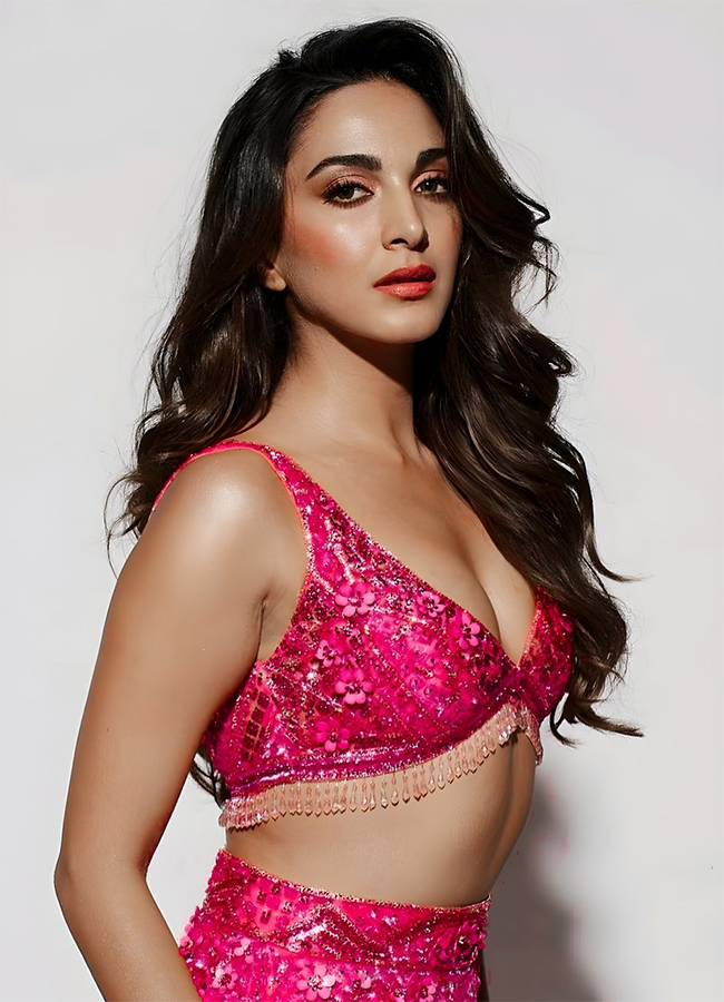 Actress Kiara Advani Game Changer Photos Goes Viral19