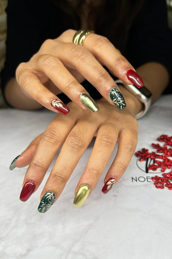 Christmas 2024 Special Nail Arts By Noeline In Social Media20