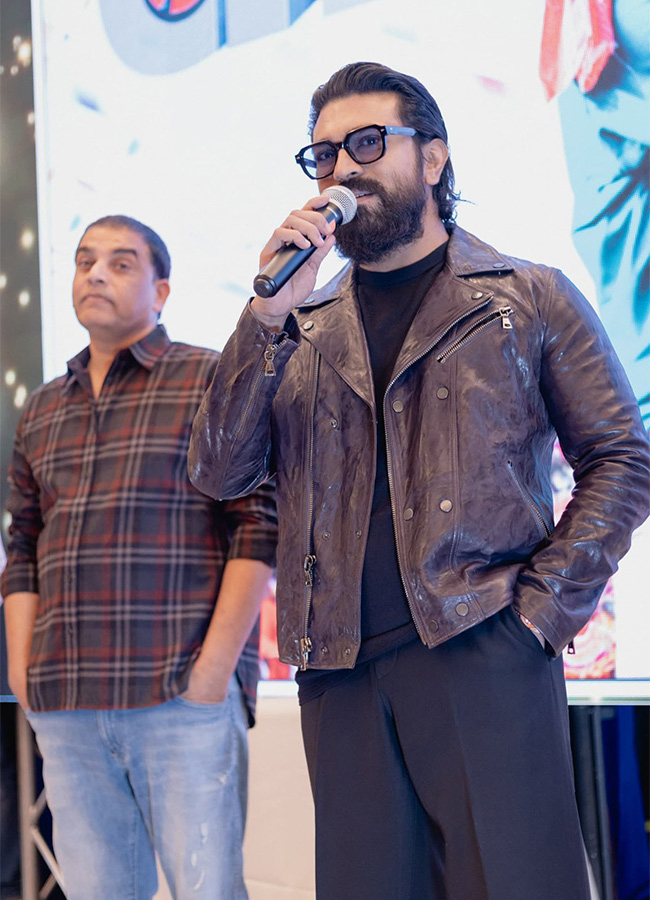 Ram Charan Game Changer Global Event At Dallas photos goes viral12