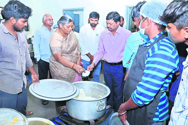 తప్పులు లేని ఓటరు జాబితా రూపొందించాలి1