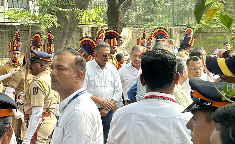 Director Shyam Benegal Funeral in Mumbai Photos4