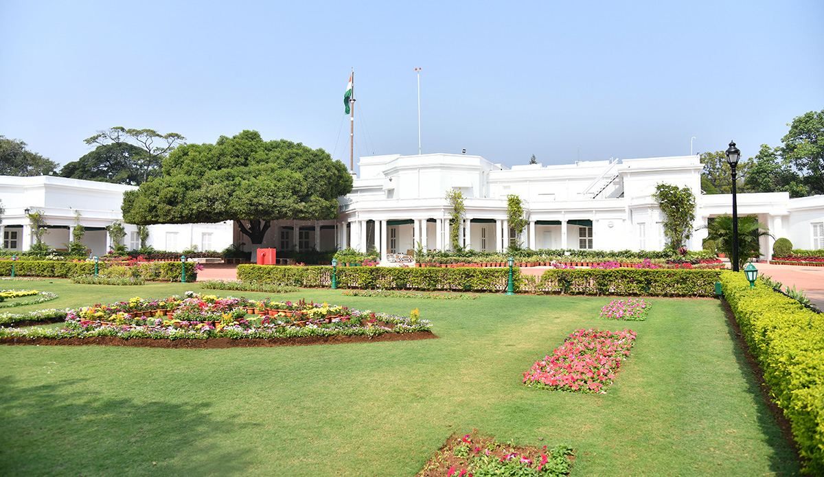 Rashtrapati Nilayam in Bollaram photos goes viral13