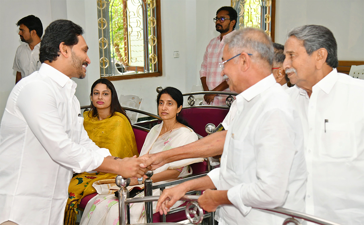 YS Jagan Christmas Celebration With YS Vijayamma at CSI Church Pulivendula45