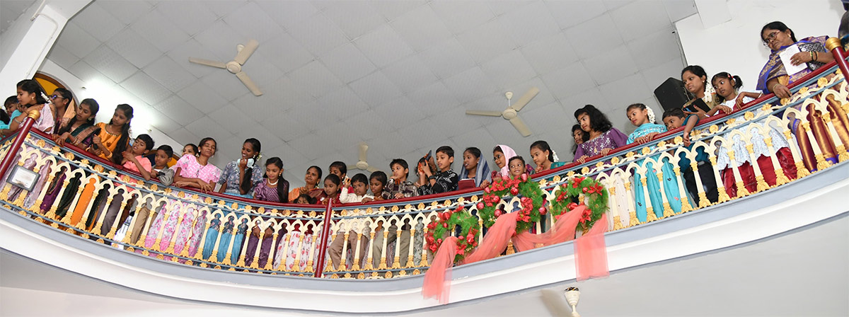 YS Jagan Christmas Celebration With YS Vijayamma at CSI Church Pulivendula49