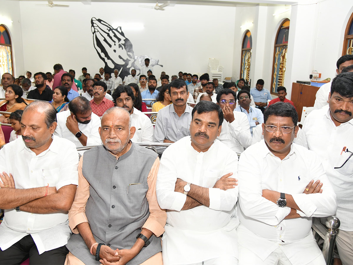 YS Jagan Christmas Celebration With YS Vijayamma at CSI Church Pulivendula50