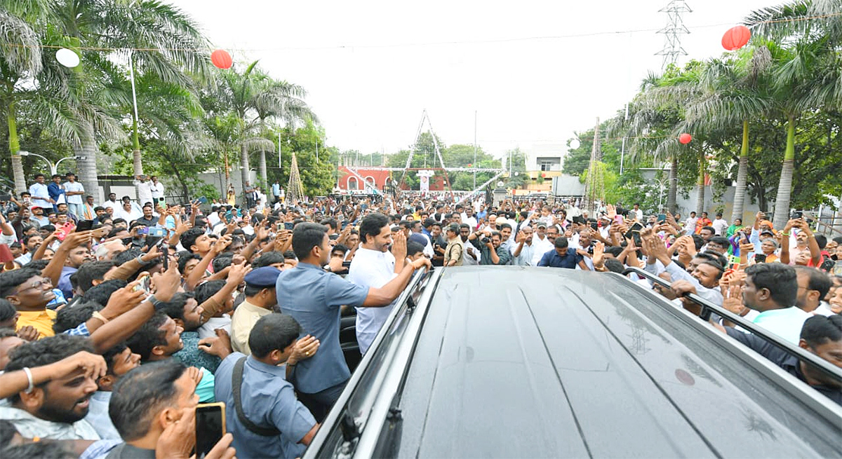 YS Jagan Christmas Celebration With YS Vijayamma at CSI Church Pulivendula22