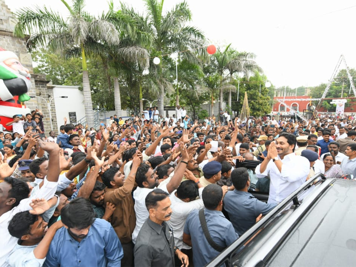 YS Jagan Christmas Celebration With YS Vijayamma at CSI Church Pulivendula26