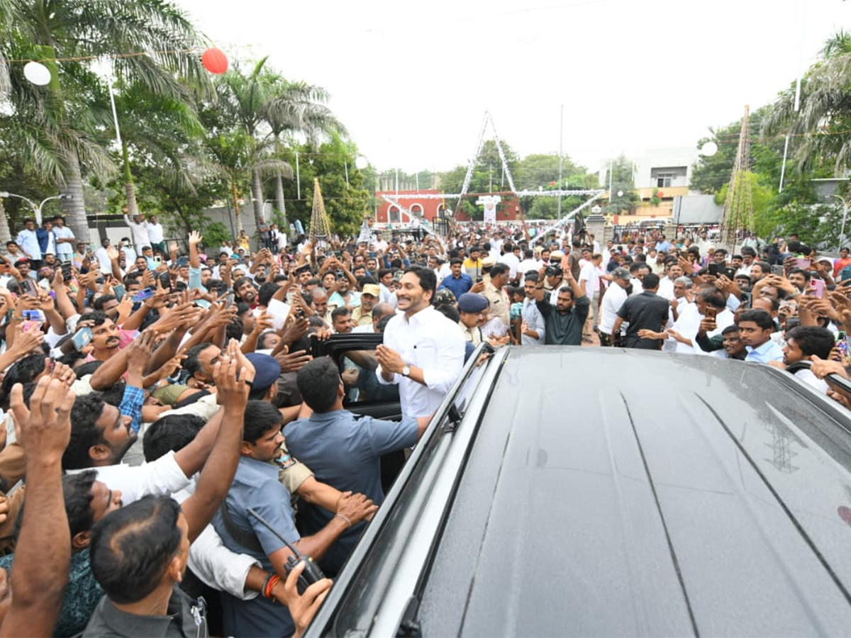 YS Jagan Christmas Celebration With YS Vijayamma at CSI Church Pulivendula30