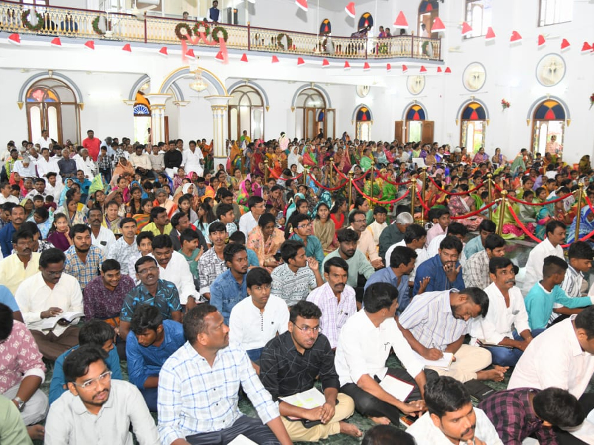 YS Jagan Christmas Celebration With YS Vijayamma at CSI Church Pulivendula33