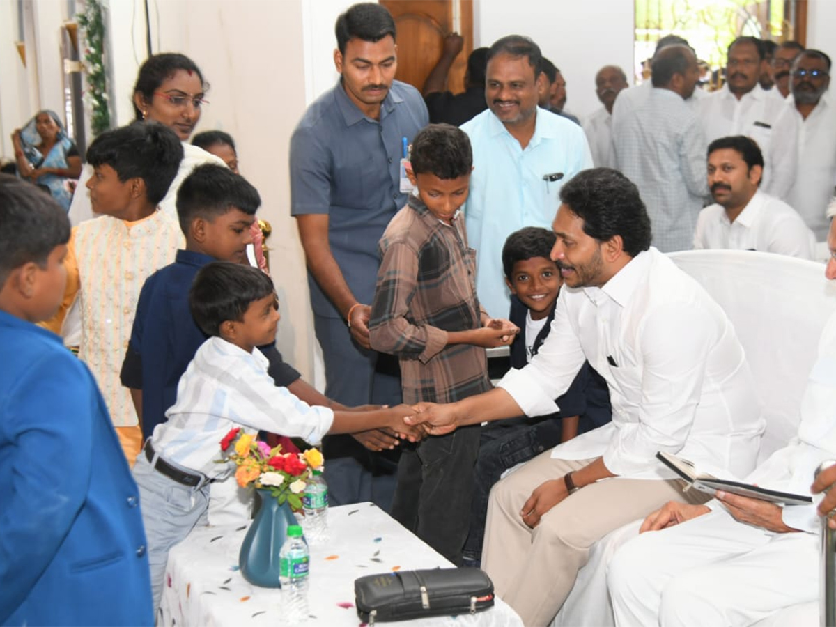 YS Jagan Christmas Celebration With YS Vijayamma at CSI Church Pulivendula8