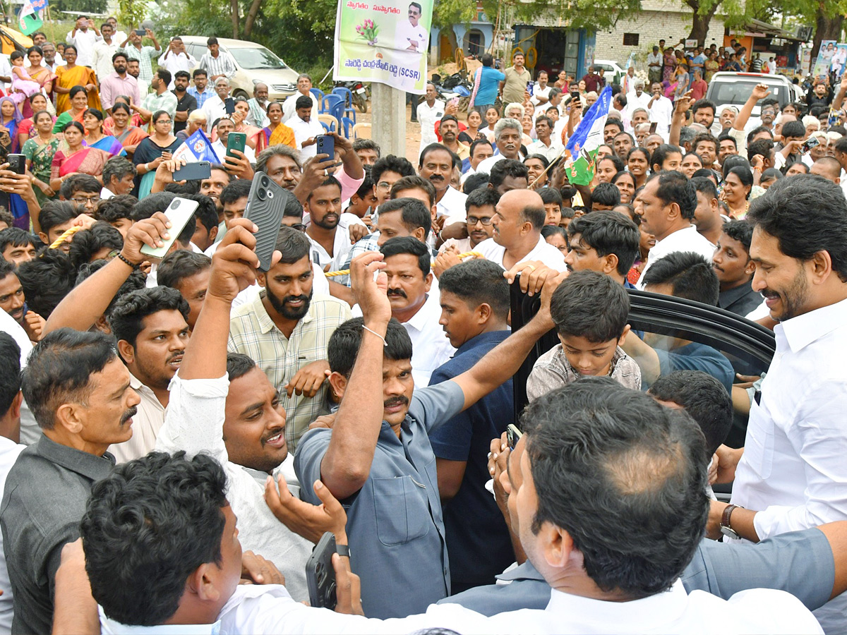 YS jagan mohan reddy Kadapa Tour Second Day Highlights Photos 34