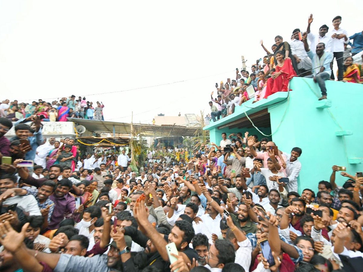 YS jagan mohan reddy Kadapa Tour Second Day Highlights Photos 8