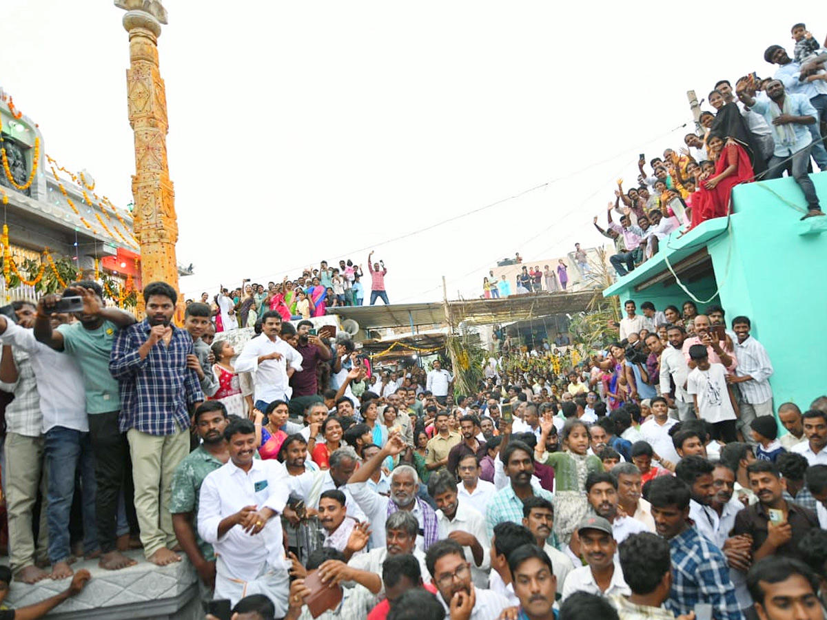 YS jagan mohan reddy Kadapa Tour Second Day Highlights Photos 9