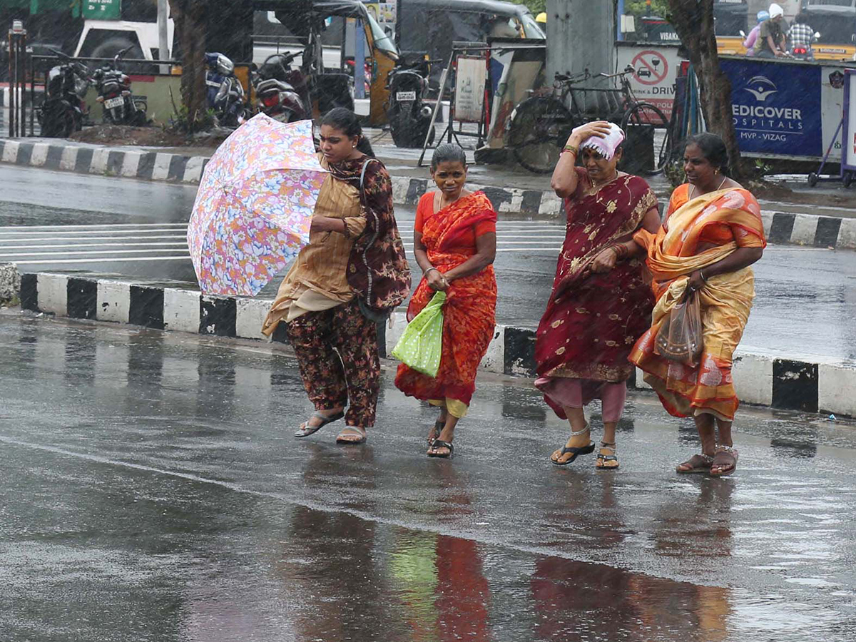 Heavy rains in Andhra Pradesh: Photos14