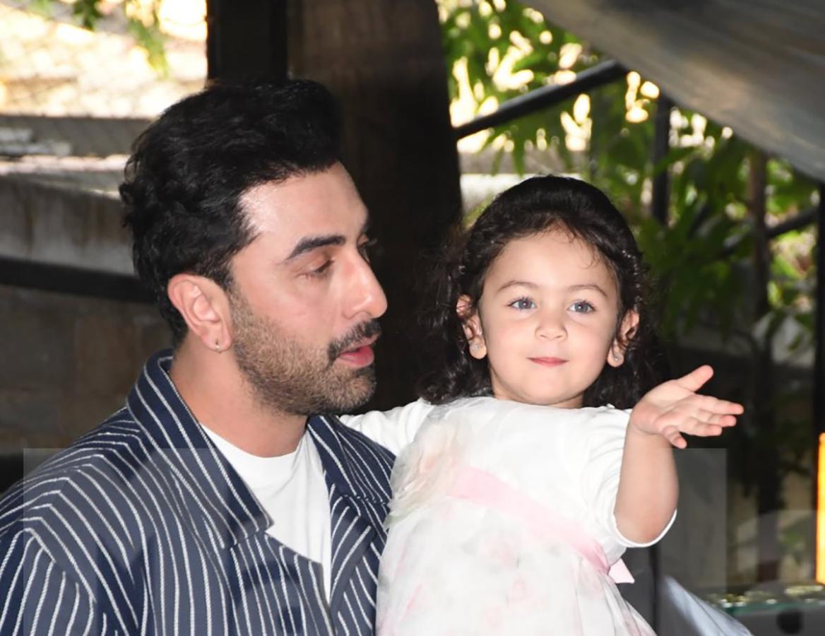 Actor Ranbir Kapoor with his daughter Raha Kapoor poses for pictures2