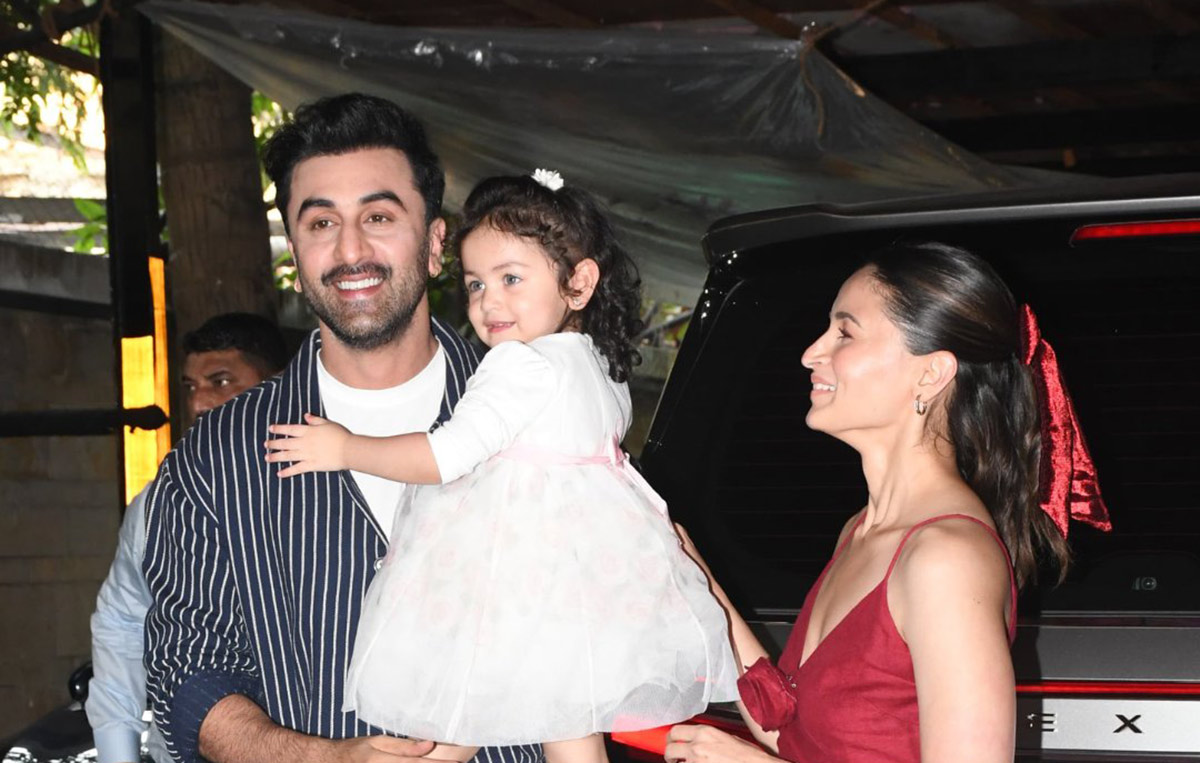 Actor Ranbir Kapoor with his daughter Raha Kapoor poses for pictures3