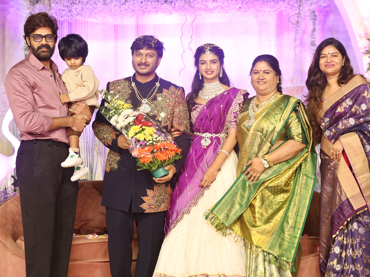 Celebs and Political Leaders at Kothapalli Geetha Son Abhinay Tej Wedding Reception Photos 14