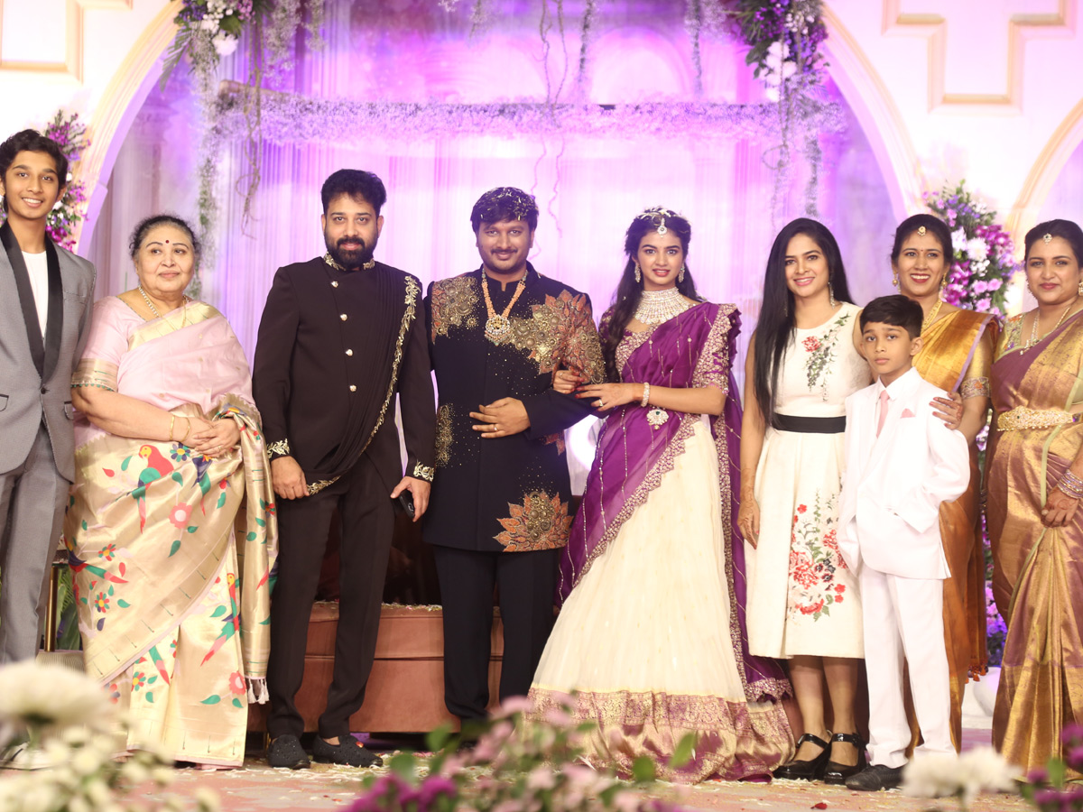 Celebs and Political Leaders at Kothapalli Geetha Son Abhinay Tej Wedding Reception Photos 15