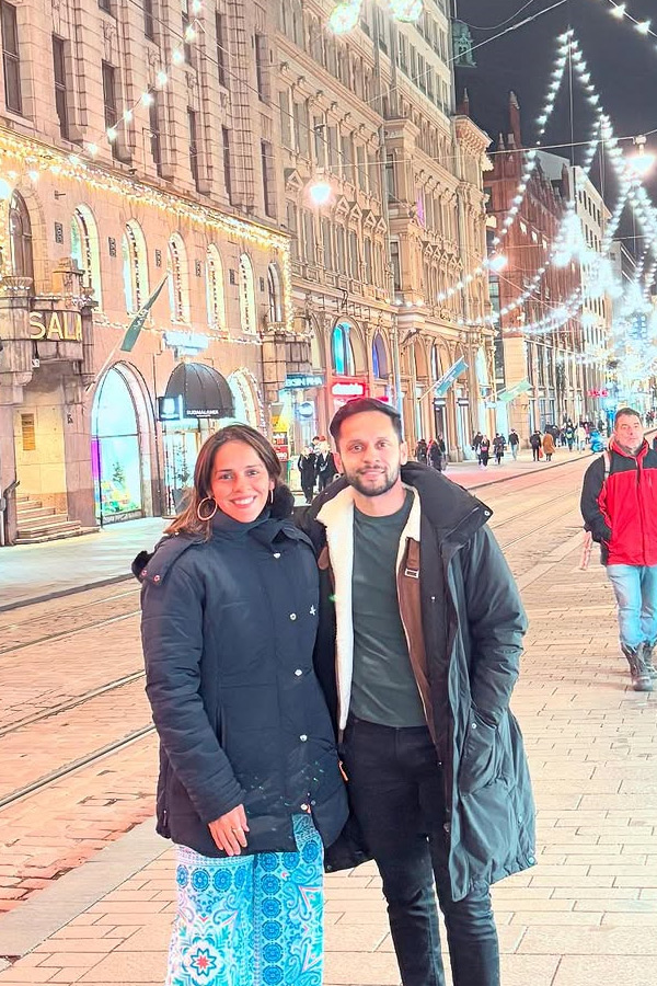 Indian Badminton star Saina Nehwal traveling Abroad with her husband Photos6