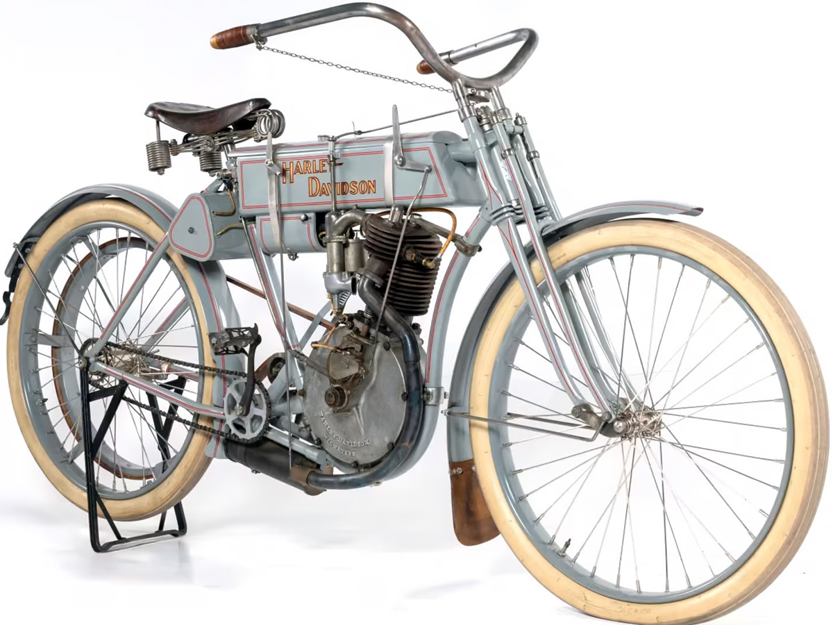  Rare vehicles that will soon be seen in the biggest motorcycle auction4