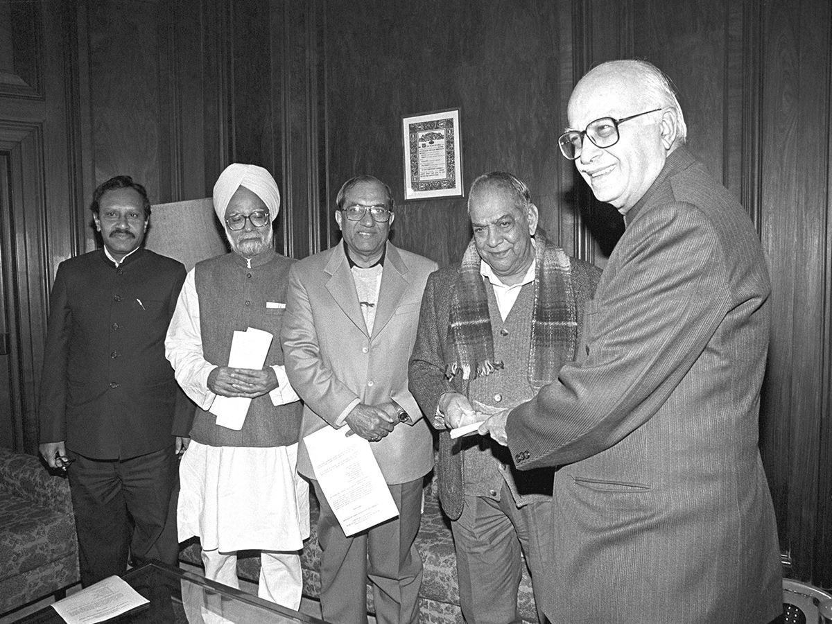 Former PM Manmohan Singh Rare and unseen photos goes viral25