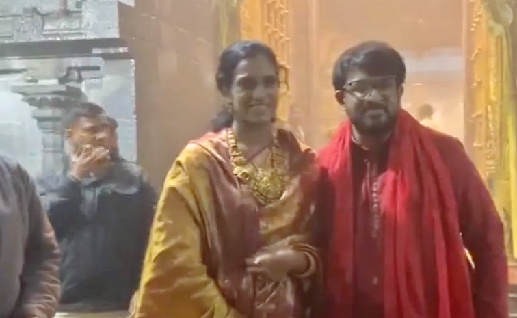 PV Sindhu and her husband Venkata Datta Sai visit Tirumala Photos6