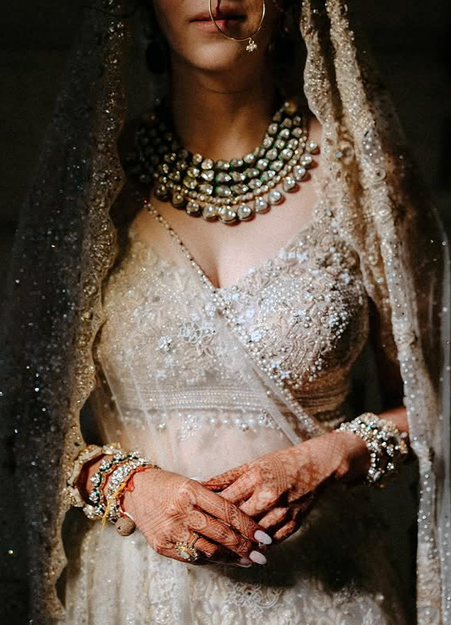 Popular Designer Tarun Tahiliani designer amazing bridal lehenga6