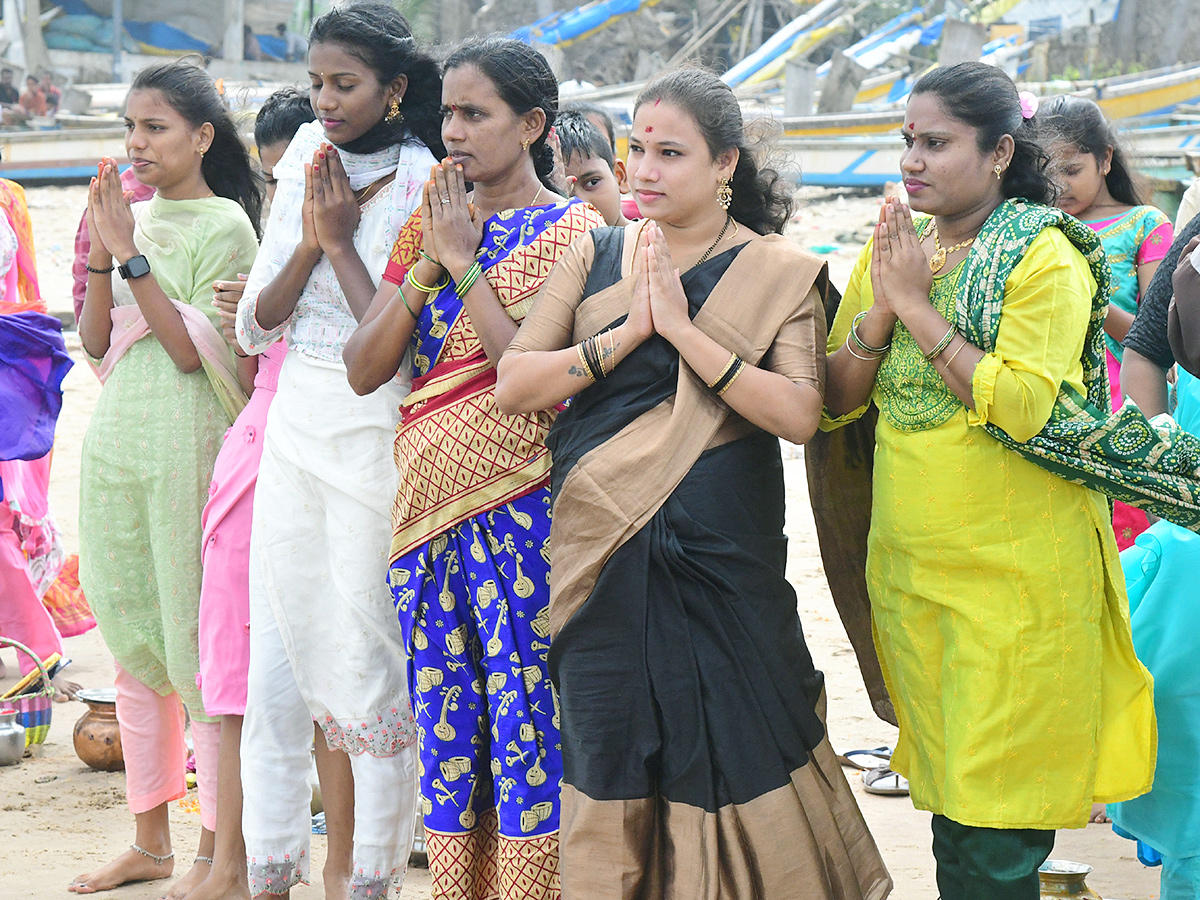 Visakhapatnam celebrates Gangamma Jatara as thanksgiving for safety photos13