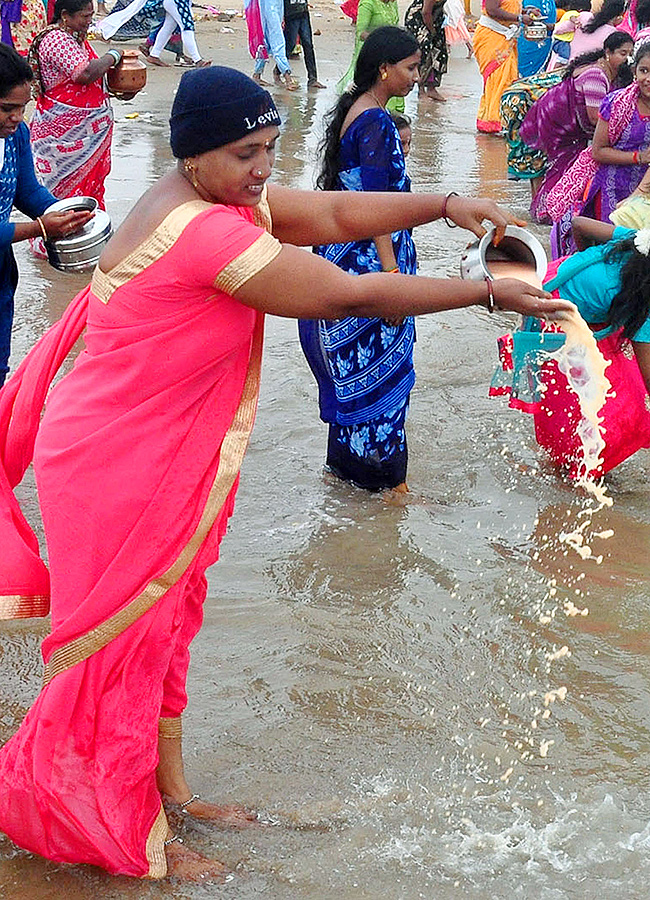 Visakhapatnam celebrates Gangamma Jatara as thanksgiving for safety photos15