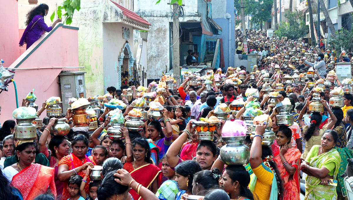 Visakhapatnam celebrates Gangamma Jatara as thanksgiving for safety photos5