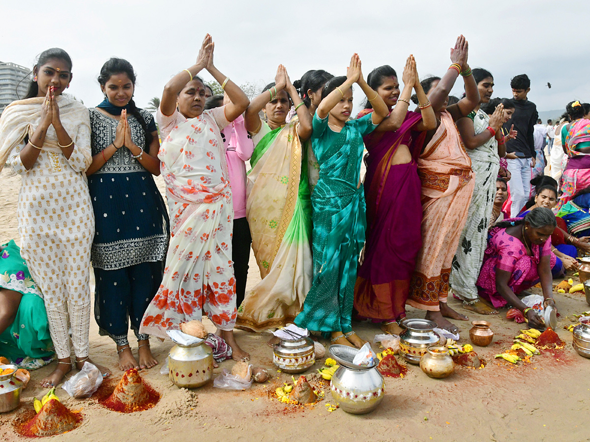 Visakhapatnam celebrates Gangamma Jatara as thanksgiving for safety photos6