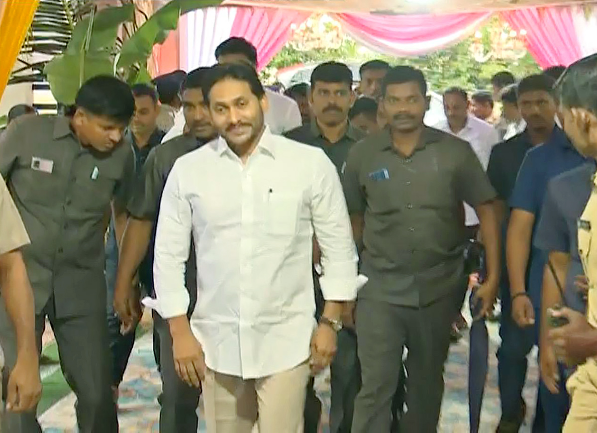 YS Jagan and YS Bharathi attends Wedding at Pulivendula Photos goes viral10