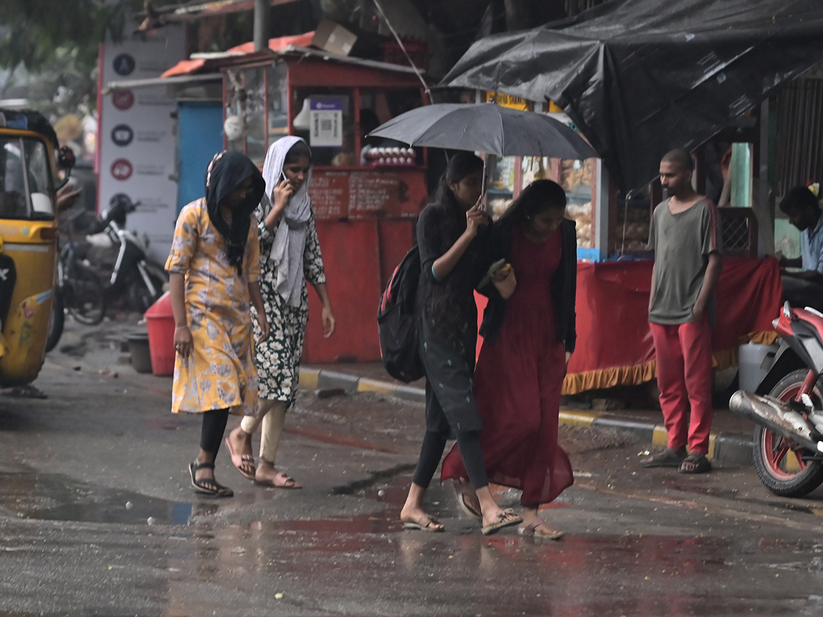 heavy rain in hyderabad today8