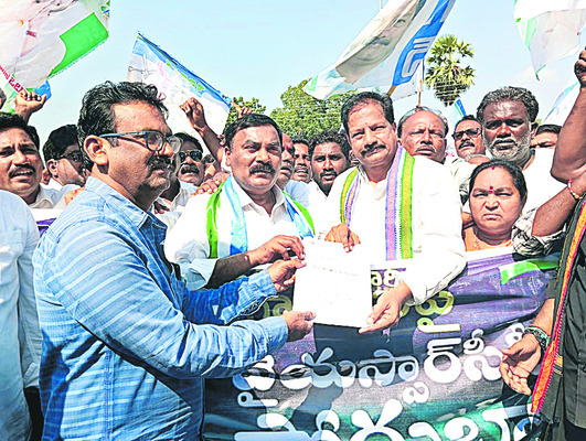 జిల్లా వ్యాప్తంగా వైఎస్సార్‌సీపీ ఆందోళనలు4